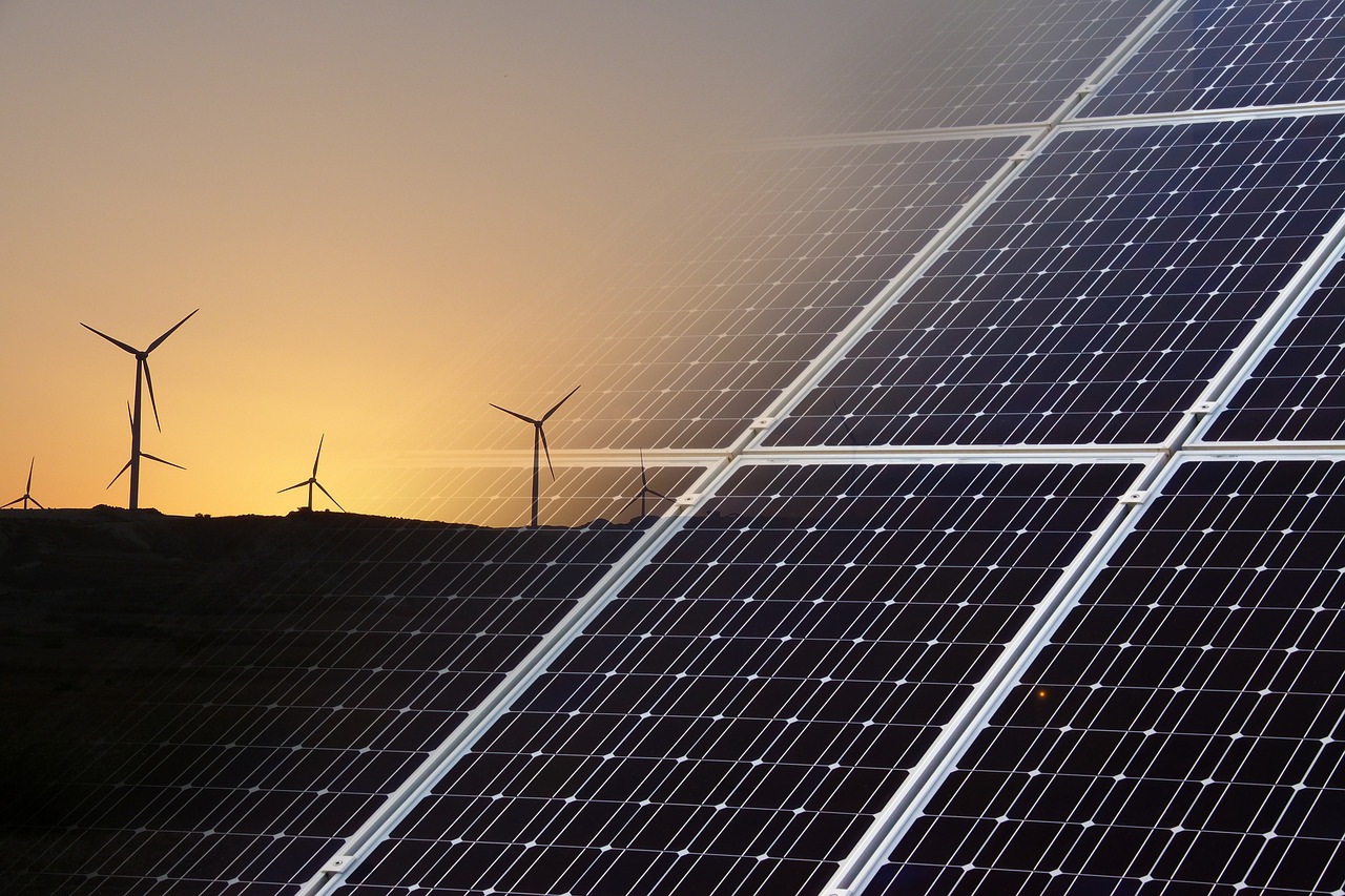 Kuo naudinga saulės energija namams?