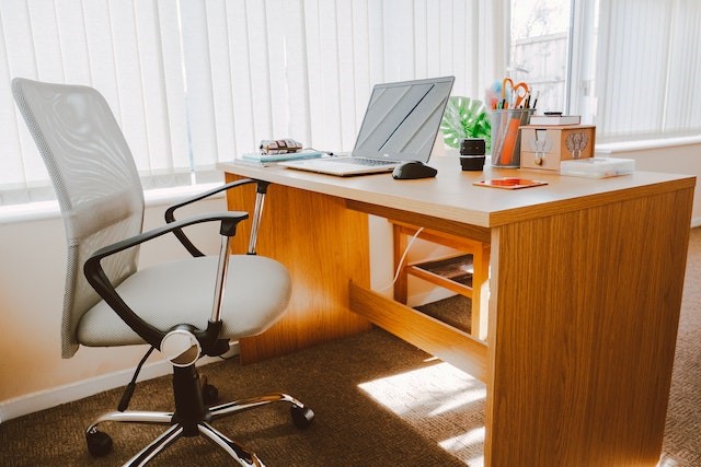 Technologijų integravimas į ergonomines darbo kėdes