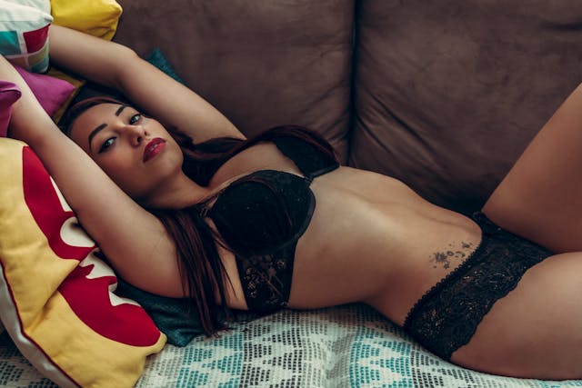 Pasimėgaukite seksualiais chalatais ir atsipalaiduokite